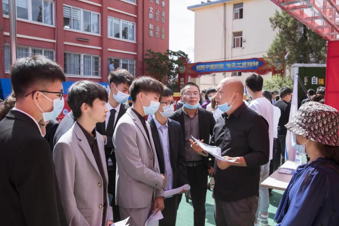 #为什么应届生都热衷于互联网#，对于此事你怎么看？ 