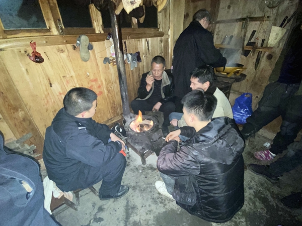 调解邻里纠纷.jpg