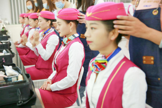 重庆万通：女孩子学什么技术？当然选高薪热门城轨专业