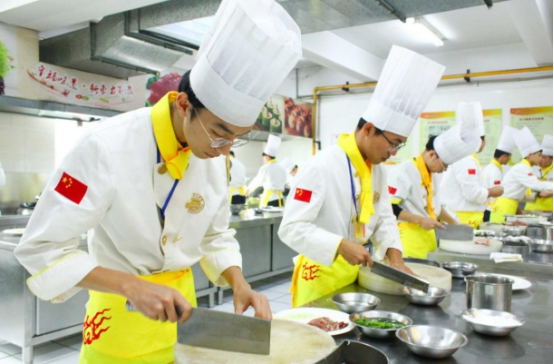 榜样的力量就业学子张昊昊：天道酬勤，越努力越幸运！