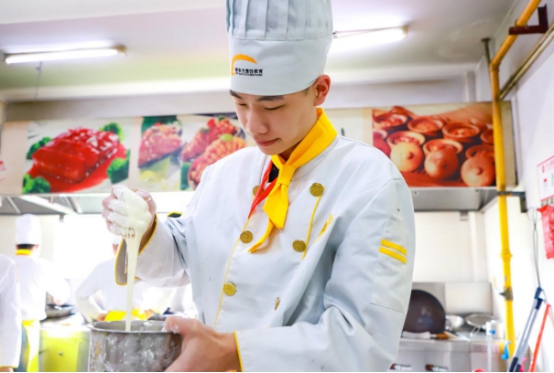 小小少年，让我们一起以热爱之名追逐烹饪梦吧~