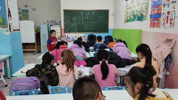 绘画创作中_副本.jpg