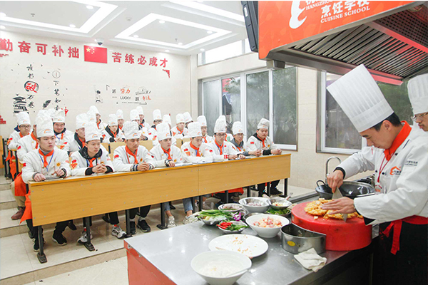 杭州新东方：初高中生成绩不理想，选什么专业好？