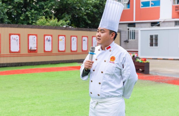 从江苏新东方烹饪技术学校出发，未来的我们前程似锦！