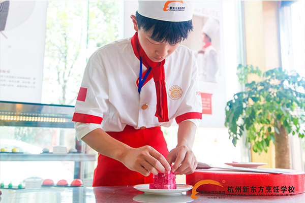 夏至|愿大家像夏天一样明媚热烈，永远少年，永远热泪盈眶！