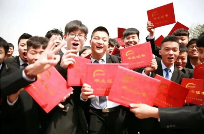 海南新东方：中考临近，初中生选学校千万不要忽视这一点