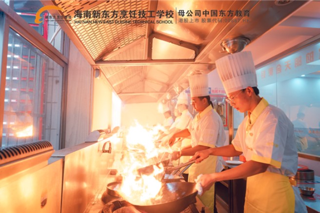 海南新东方：中考已经结束，学技术前途不迷茫