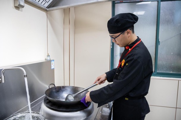 高中or职校？江苏新东方烹饪技术学校提示你，择校攻略不能错过！