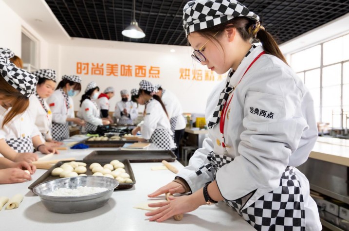 江苏新东方烹饪技术学校响应号召，助力学子大有可为！