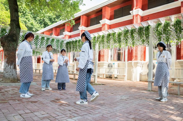 江苏新东方烹饪技术学校提示，中高考学生家长必须知道的那些事！