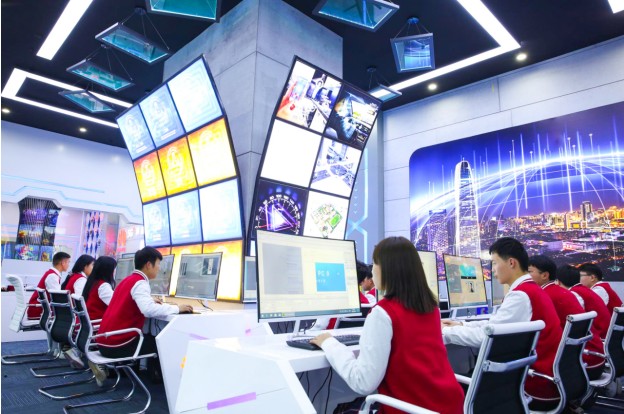 初中生学计算机怎么样？什么专业前景更好？