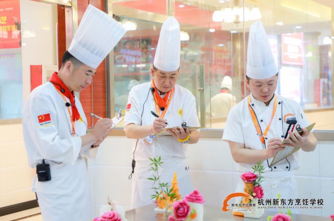 刀尖上的艺术——杭州新东方烹饪学校果蔬雕刻大赛精彩纷呈！