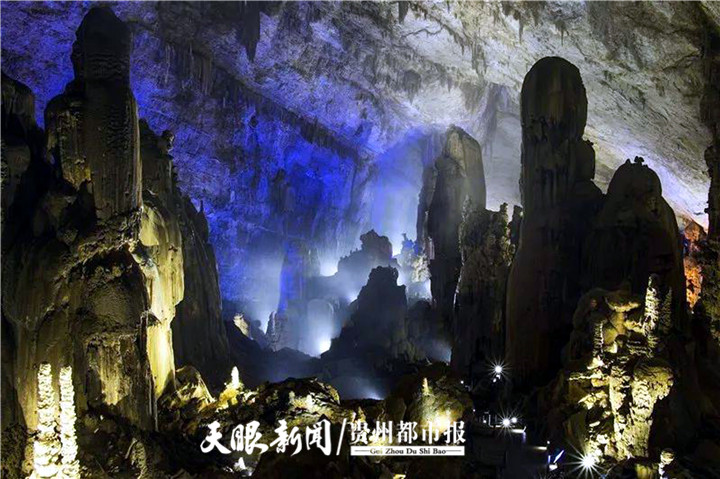 织金洞内四季恒温在16℃左右。.jpg
